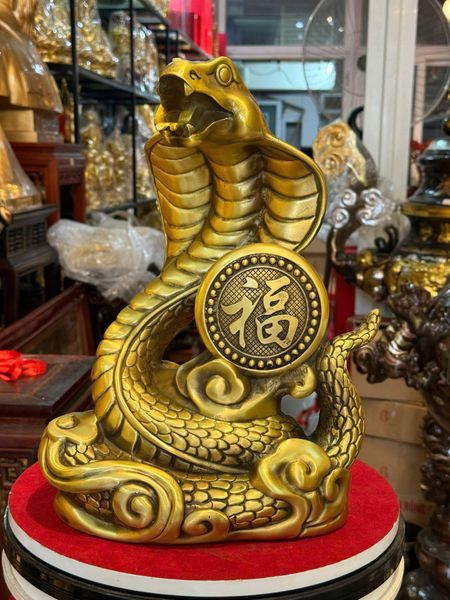 Tượng rắn phong thủy bằng đồng cao 37 ngang 27 rộng 18 nặng 4,8kg