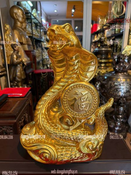 Tượng rắn mạ vàng phong thủy bằng đồng dát vàng 24k cao 37 ngang 27 rộng 18 nặng 4,8kg