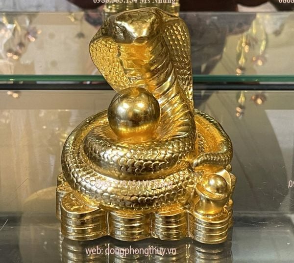 Tượng rắn mạ vàng bằng đồng dát vàng 24k cuộn ngọc Cao 13 ngang 10 sâu 9 nặng 700gram