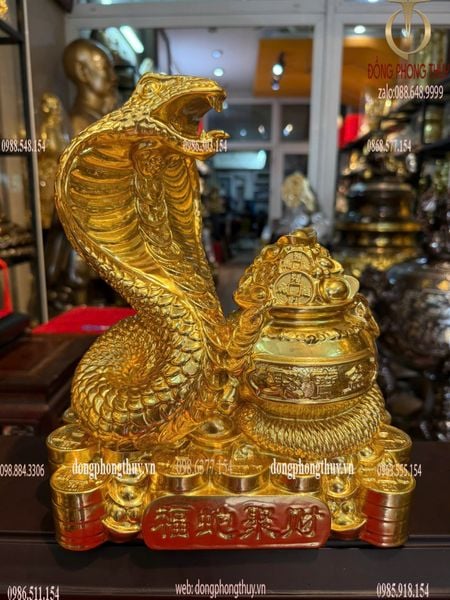 Tượng rắn mạ vàng phong thủy bằng đồng dát vàng 24k cao 28cm ngang 24cm sâu 15cm nặng 4,2kg