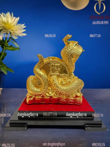 Quà tặng doanh nghiệp: Tượng rắn mạ vàng