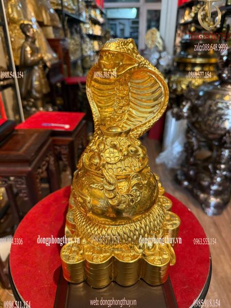 Tượng rắn mạ vàng phong thủy bằng đồng dát vàng 24k cao 28cm ngang 24cm sâu 15cm nặng 4,2kg