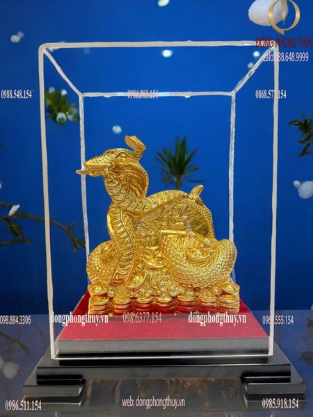 Quà tặng doanh nghiệp: Tượng rắn mạ vàng