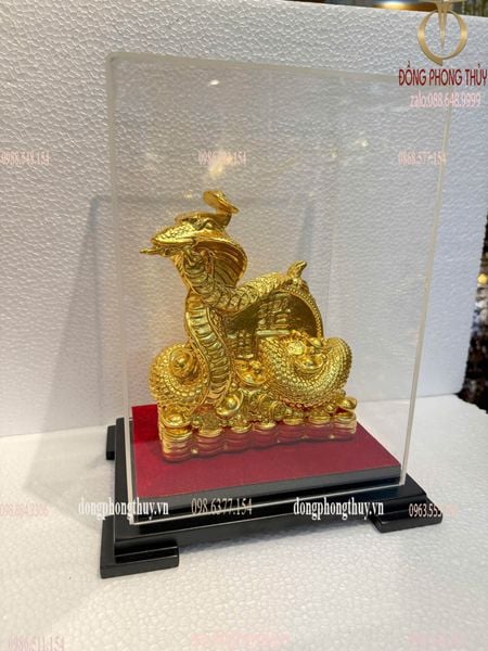 Quà tặng doanh nghiệp: Tượng rắn mạ vàng