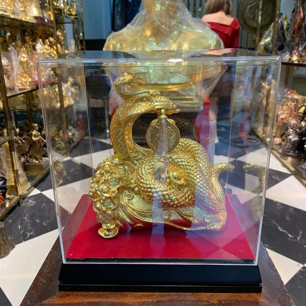 Tượng rắn cưỡi bao tiền dát vàng 24k