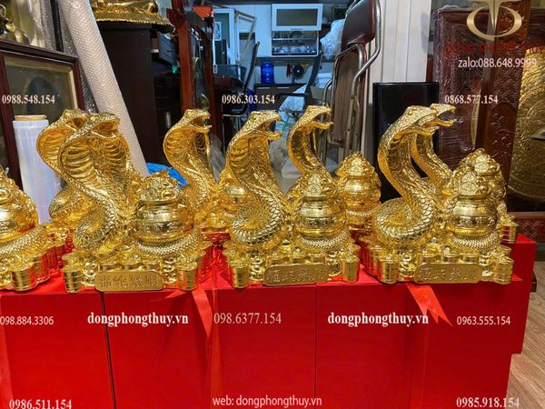Tượng rắn phong thủy bằng đồng dát vàng 24k