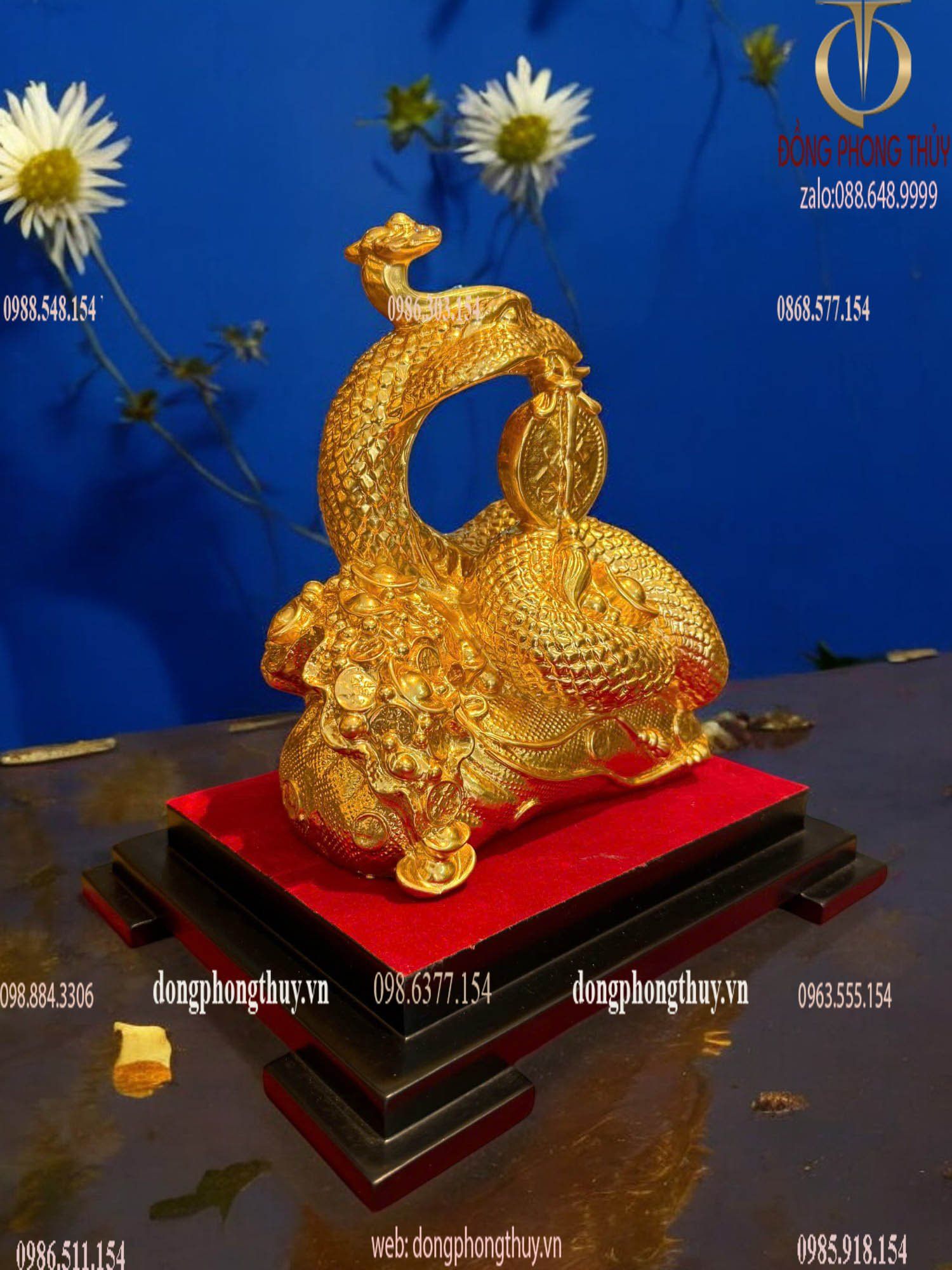 Tượng rắn cưỡi bao tiền dát vàng 24k