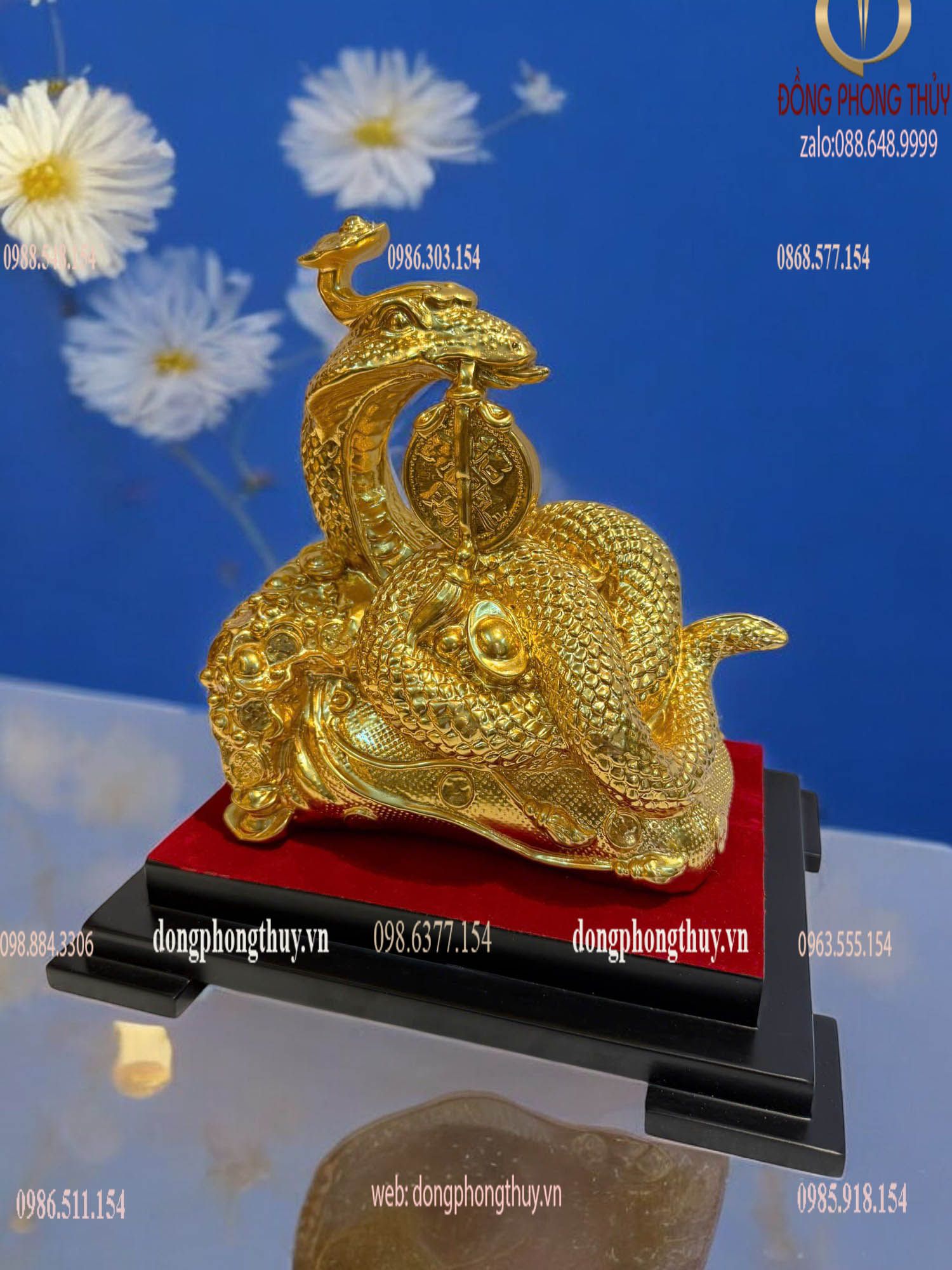 Tượng rắn cưỡi bao tiền dát vàng 24k