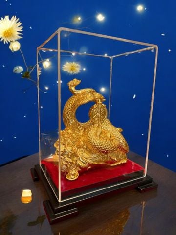 Tượng rắn cưỡi bao tiền dát vàng 24k