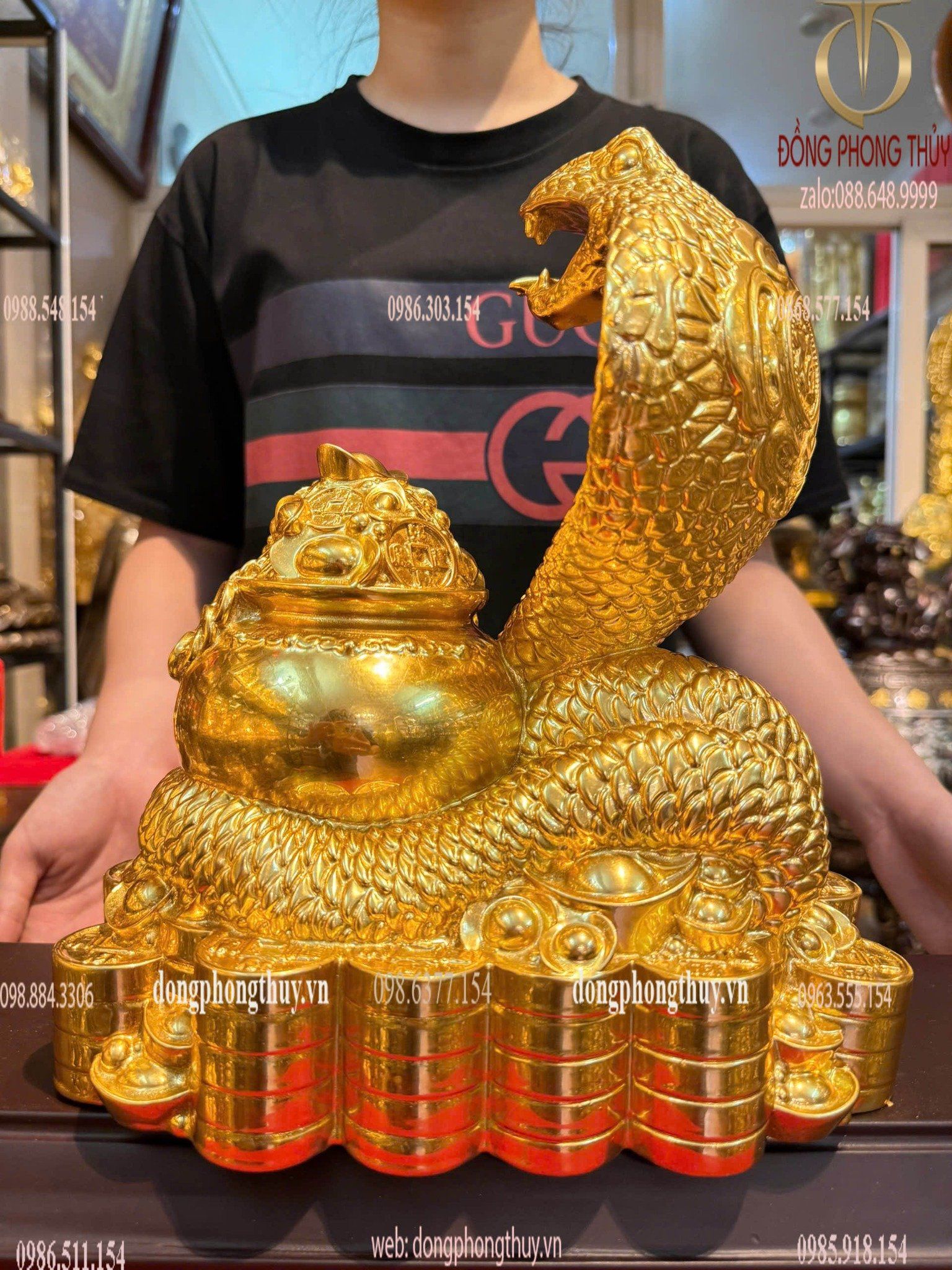 Tượng rắn mạ vàng phong thủy bằng đồng dát vàng 24k cao 28cm ngang 24cm sâu 15cm nặng 4,2kg
