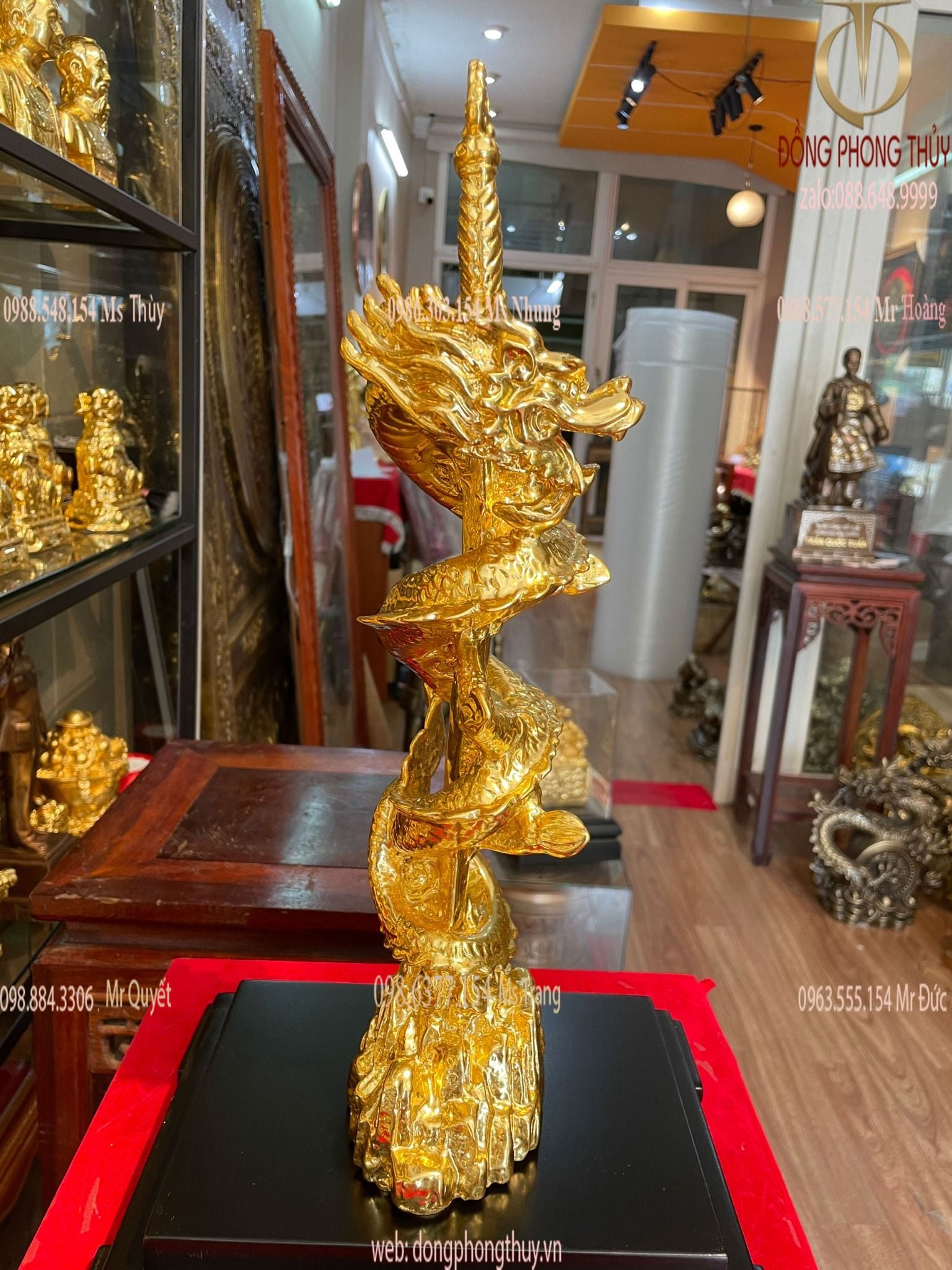 tượng rồng cuộn kiếm