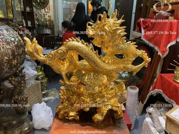 Tượng rồng mạ vàng - tượng rồng ôm địa cầu bằng đồng đỏ dát vàng 24k