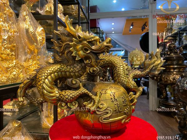 Tượng rồng phong thủy ôm cầu bằng đồng