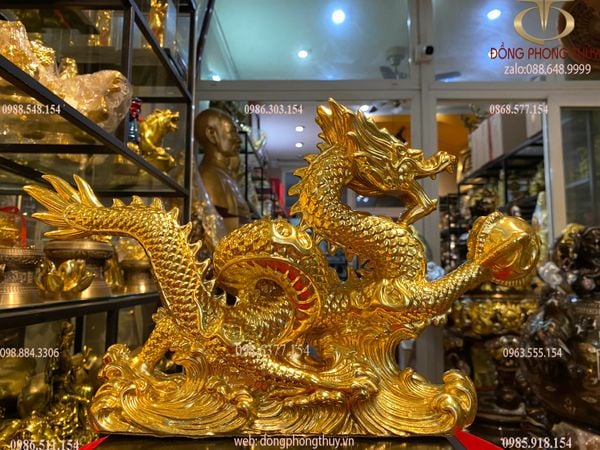 Tượng rồng mạ vàng 24k