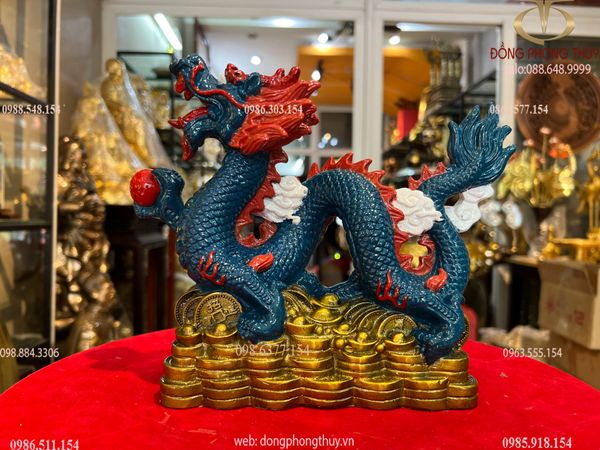 Tượng rồng vẽ màu bằng đồng