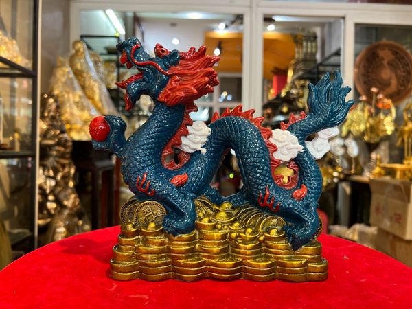 Tượng rồng vẽ màu bằng đồng