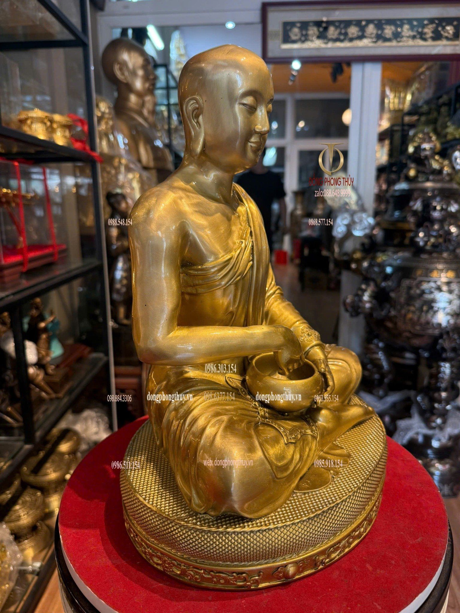 Tượng thánh tăng Si Va Li bằng đồng