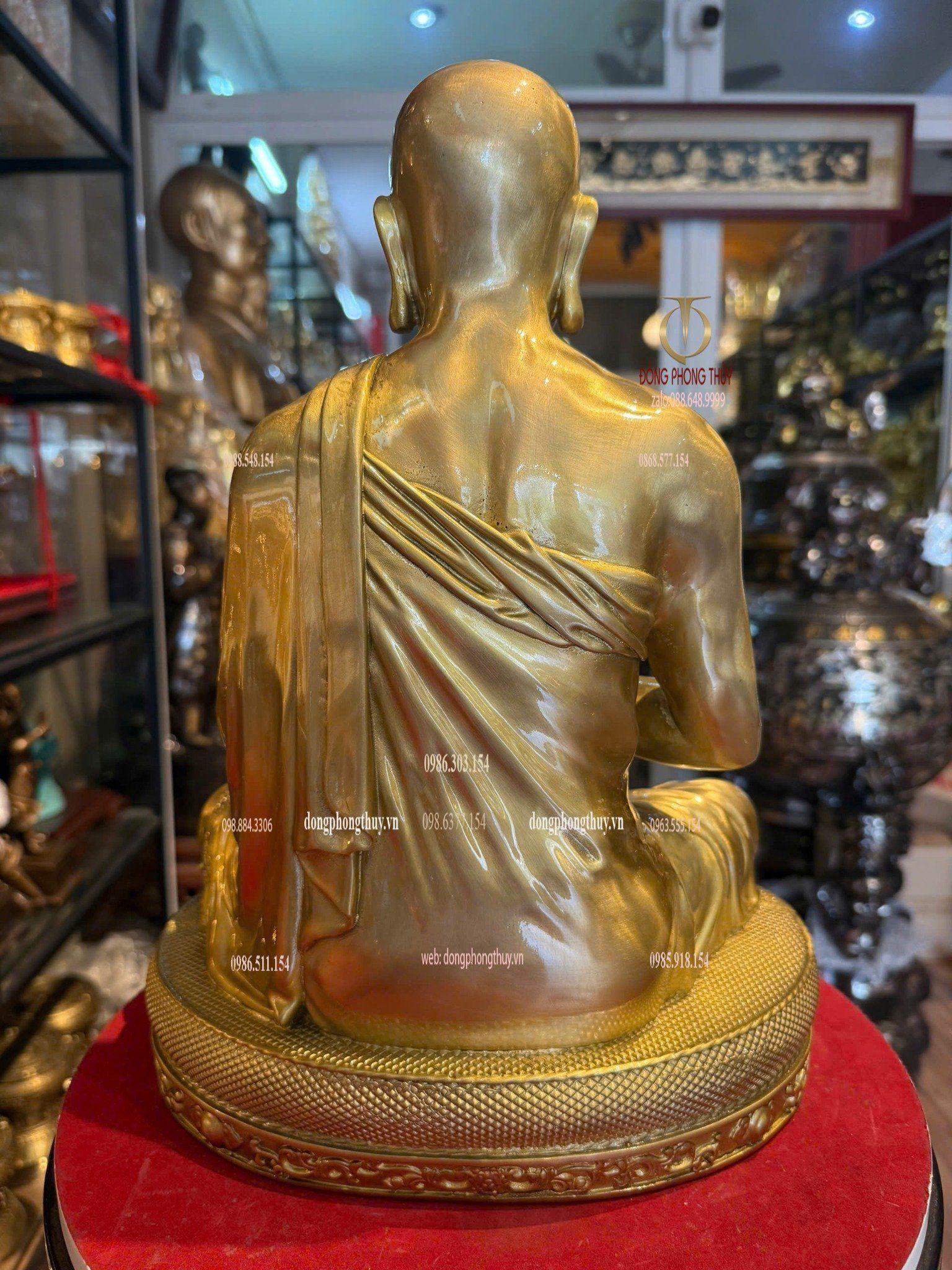 Tượng thánh tăng Si Va Li bằng đồng