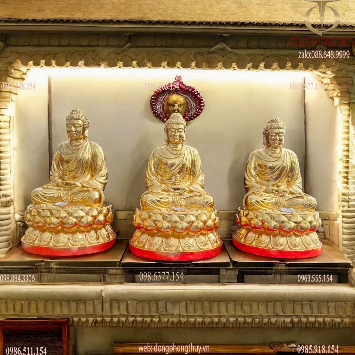 Tượng Tam Thế bằng đồng dát vàng
