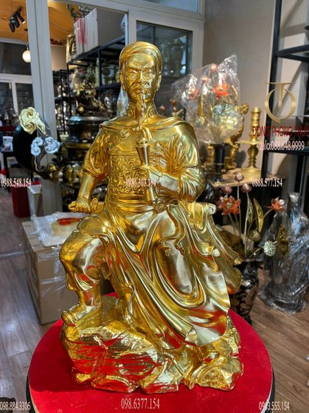 Quà tặng sếp mạ vàng: Tượng Trần Hưng Đạo dát vàng 24k 42cm để bàn