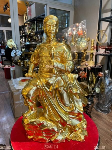 Quà tặng sếp mạ vàng: Tượng Trần Hưng Đạo dát vàng 24k 42cm để bàn