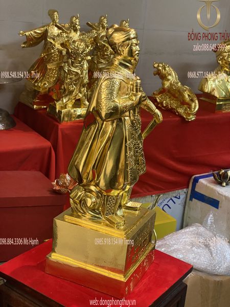 tượng  trần hưng đạo cao 60cm bằng đồng dát vàng 24k