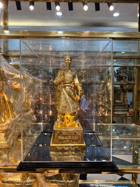Quà tặng sếp mạ vàng: Tượng Trần Hưng Đạo 42cm dát vàng 24k