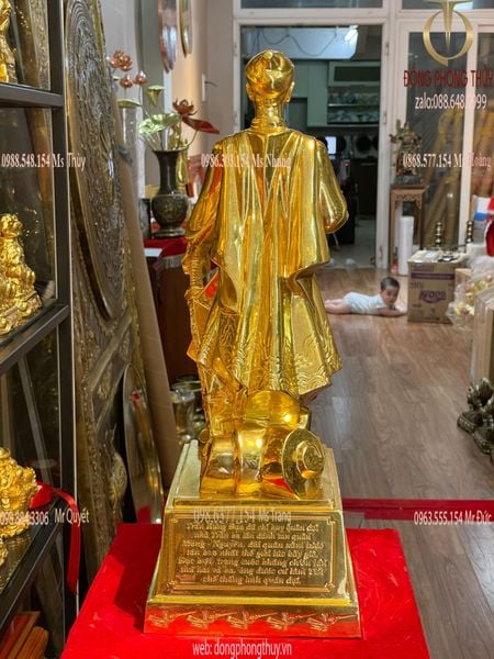 Tượng Trần Hưng Đạo cao 50cm, nặng 7kg dát vàng 24k