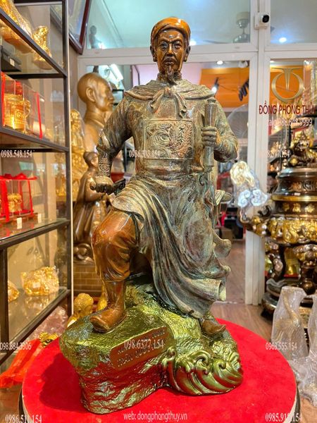 Tượng Trần Quốc Tuấn cao 42cm giả cổ
