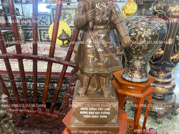 Tượng Trần Hưng Đạo Đại Vương bằng đồng đỏ khảm ngũ sắc cao 70cm nặng 25kg