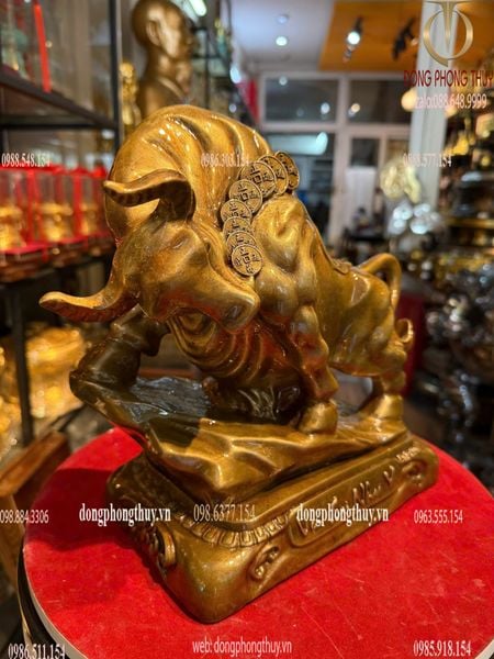 Tượng trâu bằng đồng vạn sự như ý