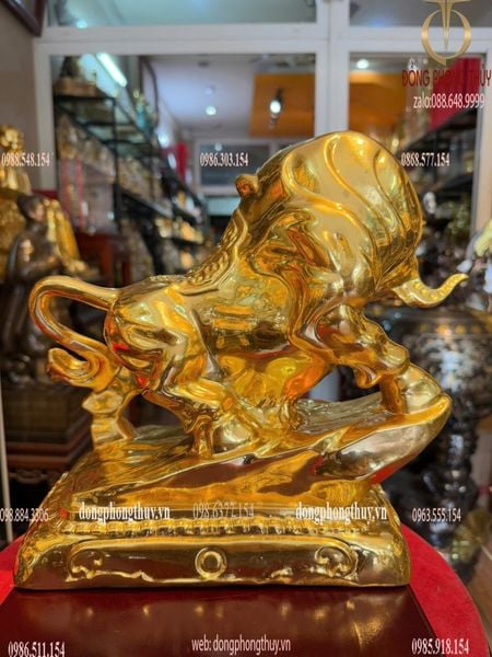 Tượng trâu bằng đồng vạn sự như ý dát vàng 24k chữ Việt cao 26 nặng 5kg