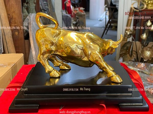 Quà tặng vàng: Tượng trâu mạ vàng 24k bằng đồng