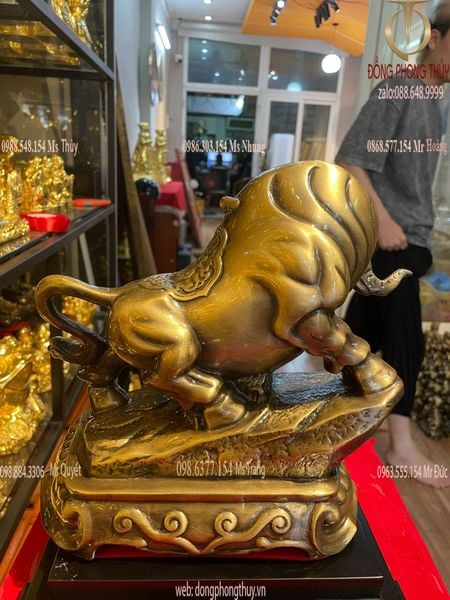 Tượng bò tót phố wall tài chính bằng đồng