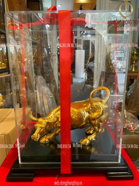 Quà tặng vàng: Tượng trâu mạ vàng 24k bằng đồng