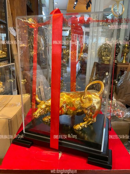 Quà tặng vàng: Tượng trâu mạ vàng 24k bằng đồng
