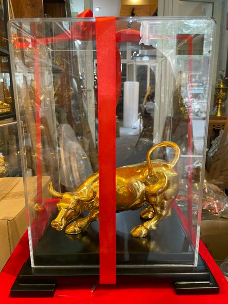Quà tặng vàng: Tượng trâu mạ vàng 24k bằng đồng