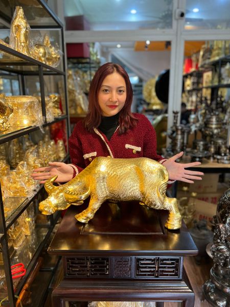 Tượng trâu vàng bằng đồng cao 25 dài 52cm 16kg dát vàng 24k