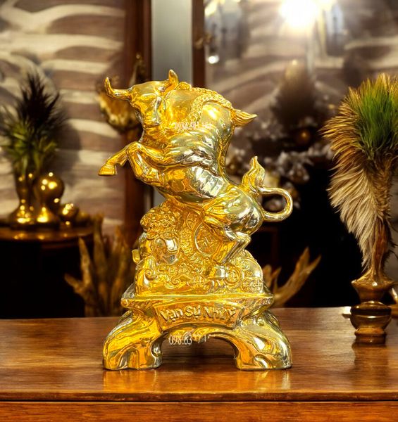 Tượng Trâu vàng phong thủy bằng đồng dát vàng 24k