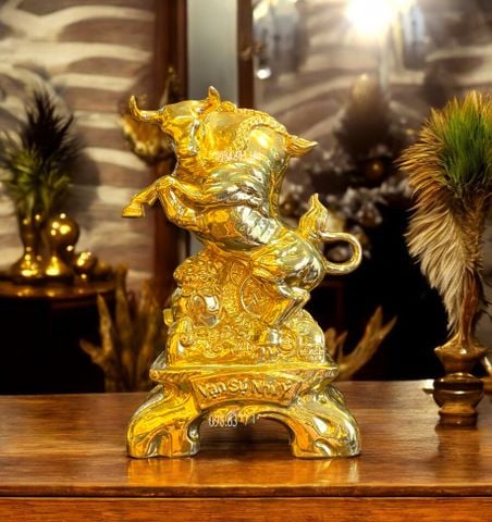 Tượng Trâu vàng phong thủy bằng đồng dát vàng 24k