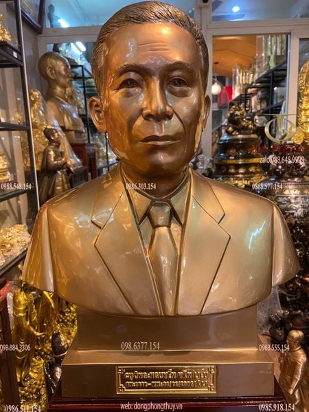 Tượng truyền thần cao 48cm dát tên vàng 24K