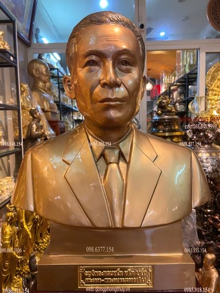 Tượng truyền thần cao 48cm dát tên vàng 24K