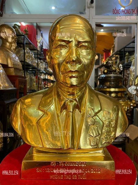 Đúc tượng đồng chân dung