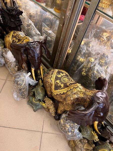 Đôi voi hoa bằng đồng