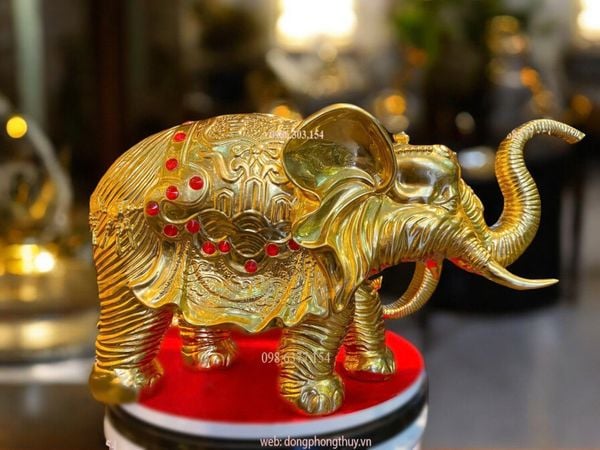 Đôi voi bằng đồng dát vàng 24k