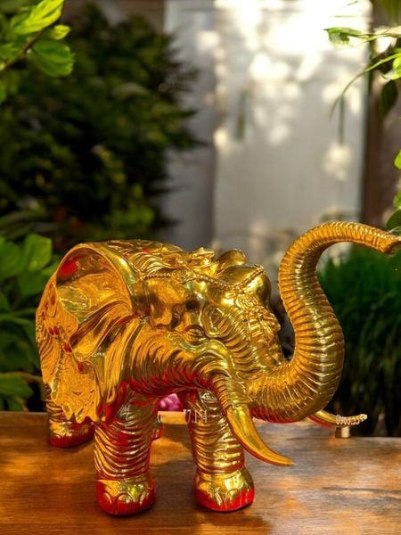 Đôi voi bằng đồng dát vàng 24k