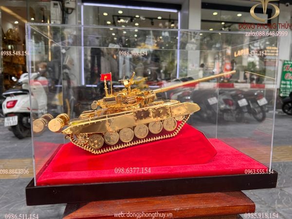 Mô hình xe tăng mạ vàng 24K ngang 41 sâu 23 cao 27cm