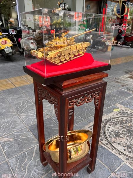 Mô hình xe tăng mạ vàng 24K ngang 41 sâu 23 cao 27cm