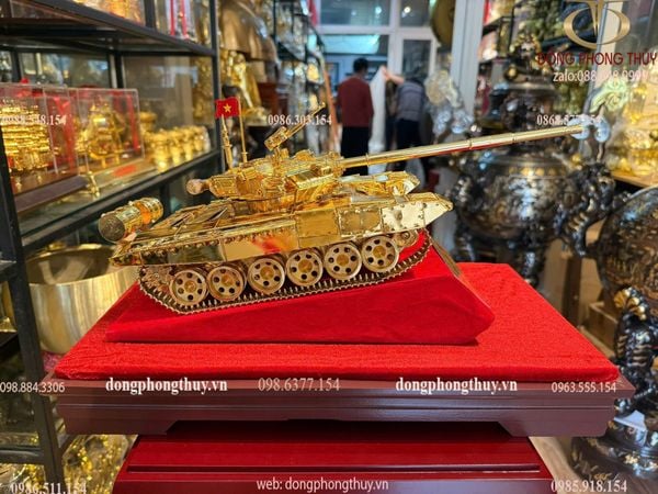 Xe tặng mạ vàng 24k Ngang 42,5 sâu 24 cao 30 nặng 4,3kg