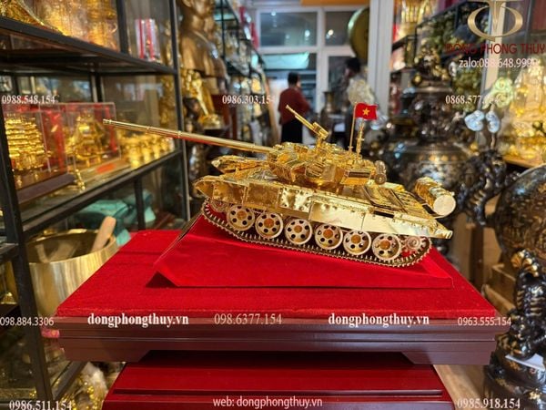 Xe tặng mạ vàng 24k Ngang 42,5 sâu 24 cao 30 nặng 4,3kg